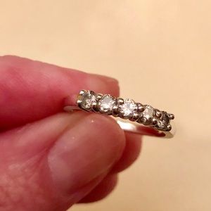 1/2 ct  10 kt white gold
